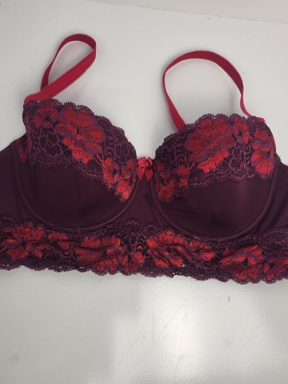 Women's sexy wired/padded bra Adore Me Size 36C burgundy/red lace
